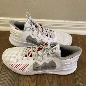 Kyrie Nike Flytrap V basketball size 12